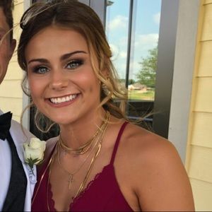 Meet your Posher, Caroline